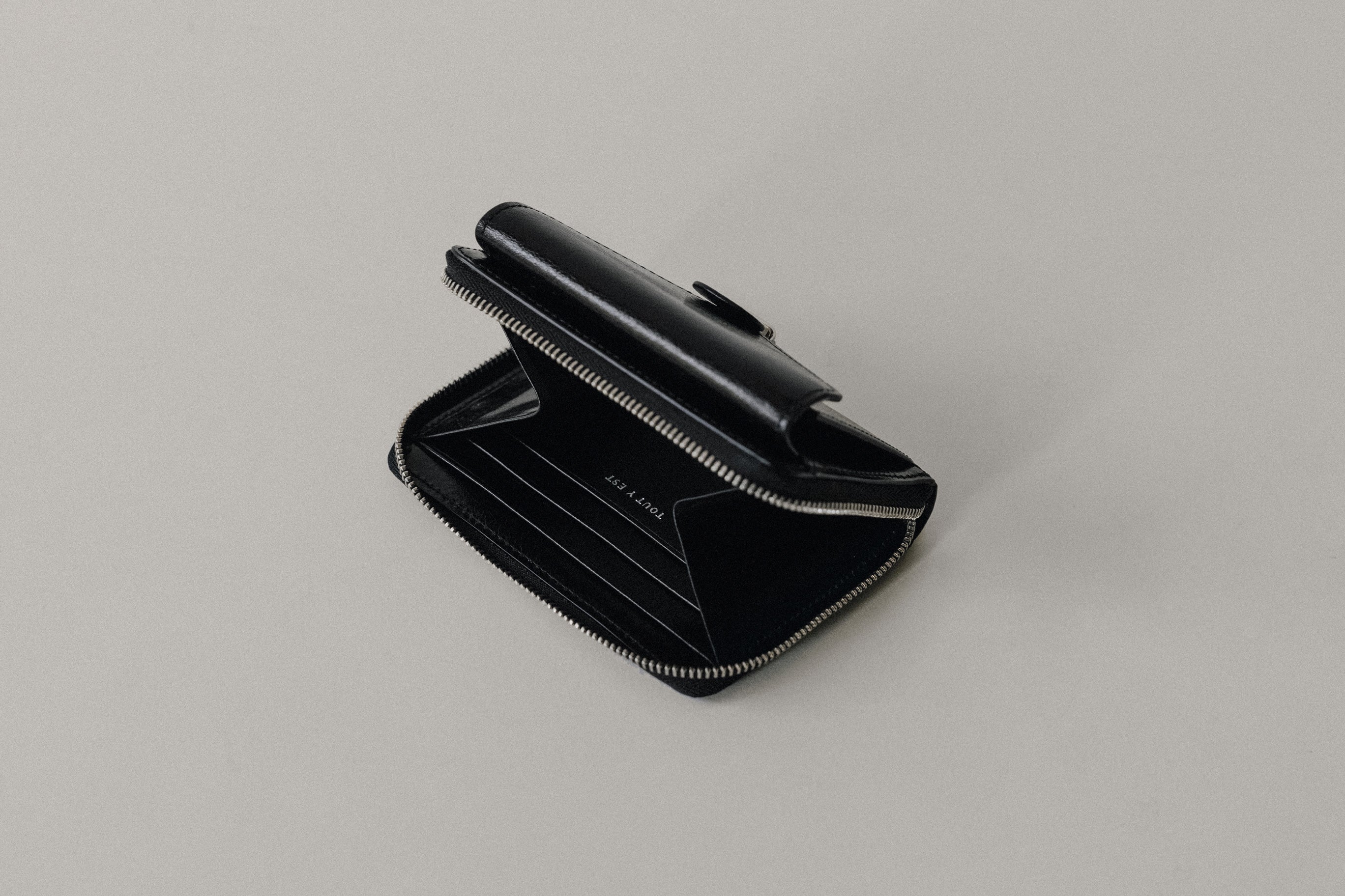 PORTE CARTES LOQUET ZIPPÉ BLACK – TOUT Y EST JP