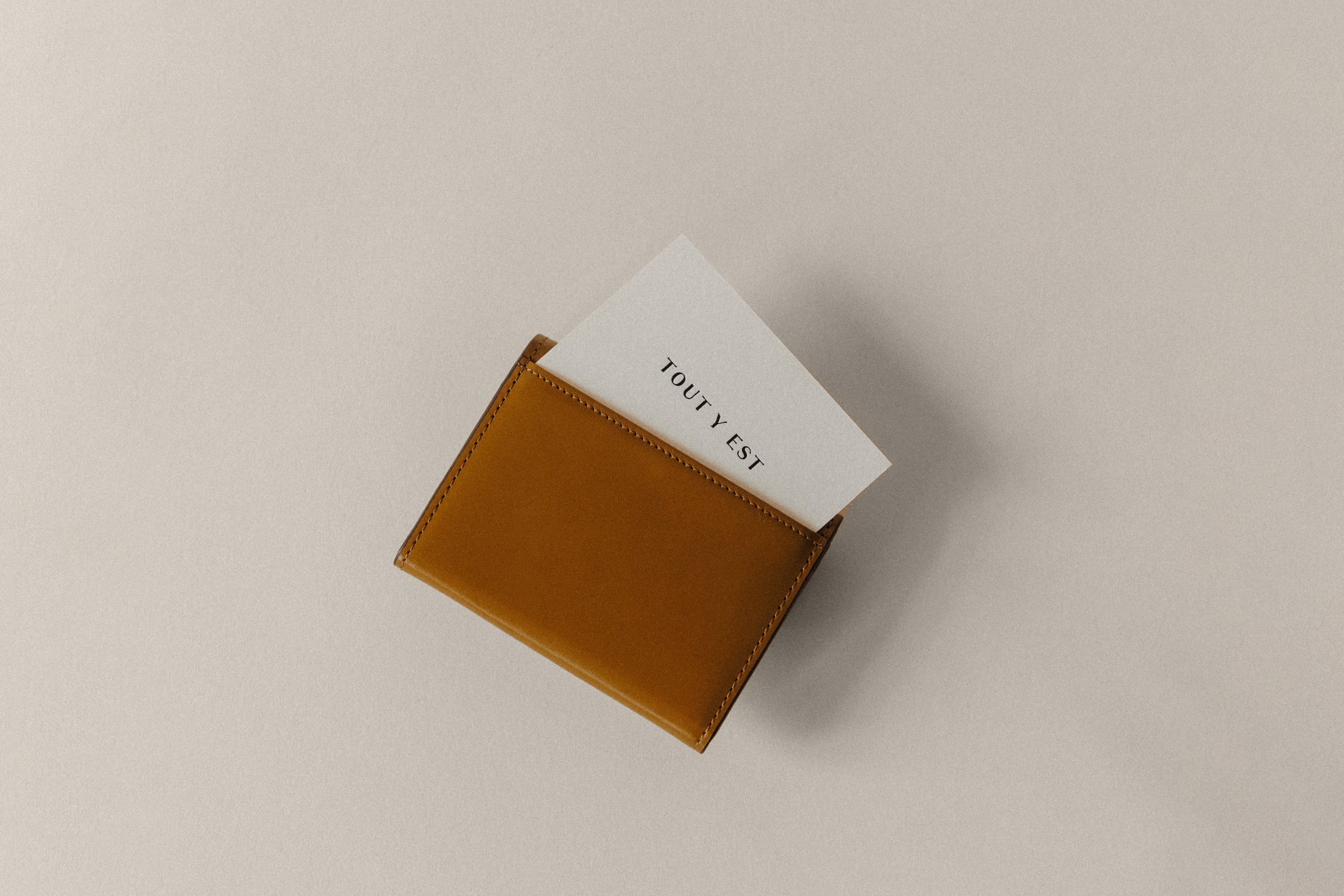 PORTE CARTES LOQUET CARAMEL – TOUT Y EST JP