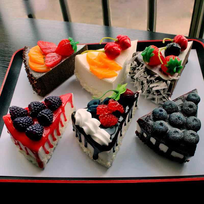 楽天市場】食品サンプル リアル 三角カットケーキ フェイクスイーツ