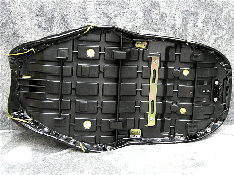 楽天市場】バリオス 1型 黒金エナメル 鋲打ち タックロールシート