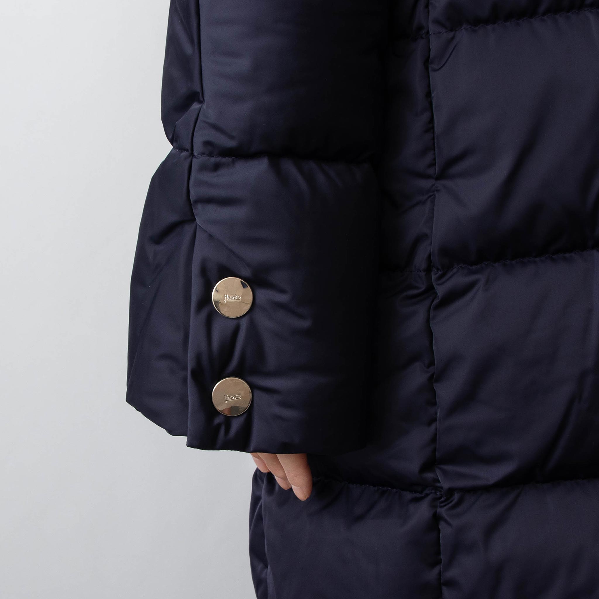 楽天市場】ヘルノ HERNO ダウンコート A-SHAPE HOODED SATIN A-SHAPE