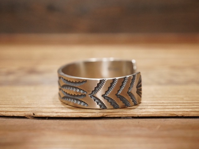楽天市場】INDIAN JEWELRY NAVAJO HANDMADE STERLING SILVER BANGLE