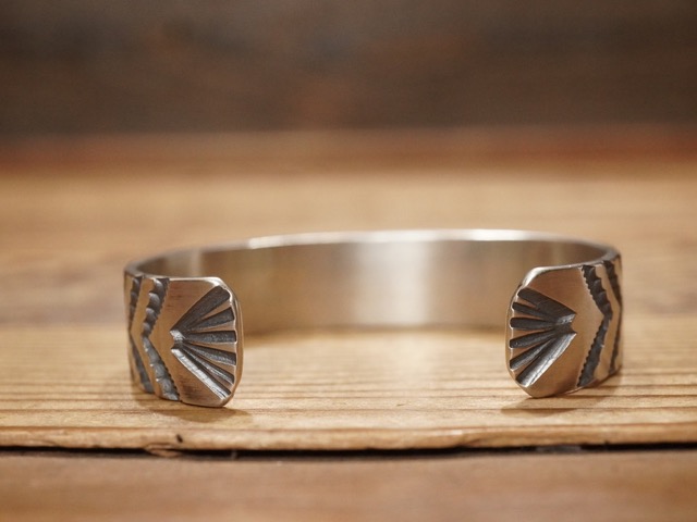 楽天市場】INDIAN JEWELRY NAVAJO HANDMADE STERLING SILVER BANGLE