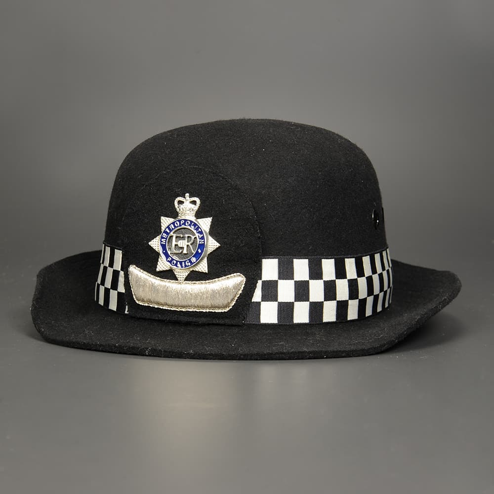 楽天市場】【中古】イギリス警察 放出品 ヘルメット 女性用 ロンドン