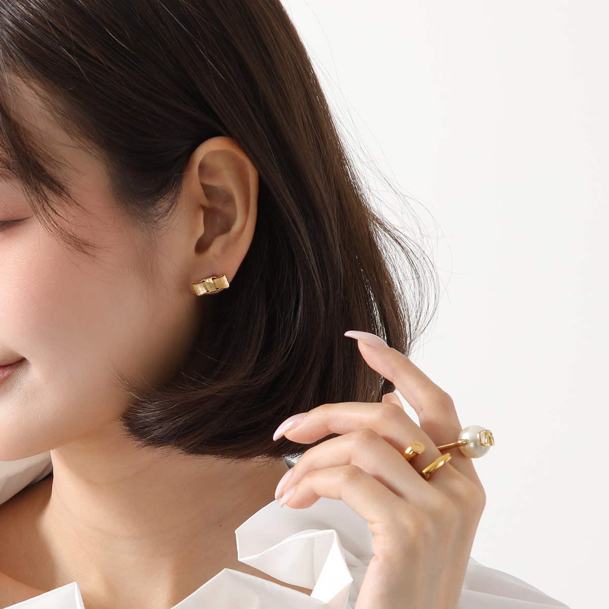 楽天市場】FERRAGAMO フェラガモ ピアス ヴィラリボン 76 0546