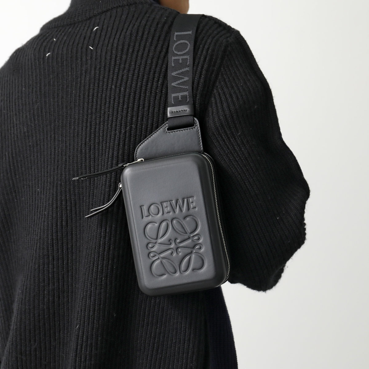 楽天市場】LOEWE ロエベ ボディバッグ MOLDED SLING モールデッド