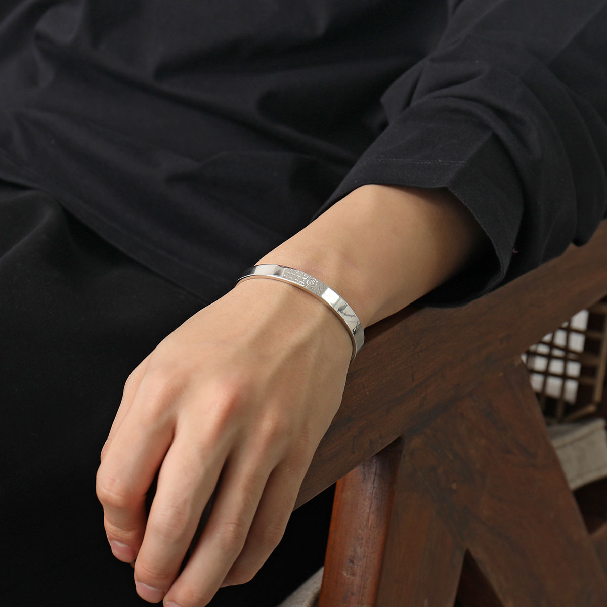 値下げ中【MM6】バングル SM7UY0054 シルバー 02 エムエムシックス