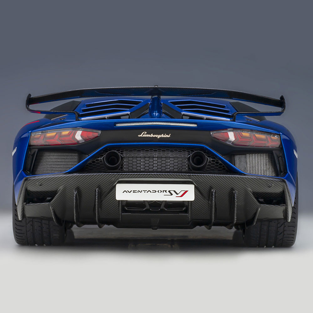 楽天市場】ミニカー 1/18 ランボルギーニ アヴェンタドール SVJ