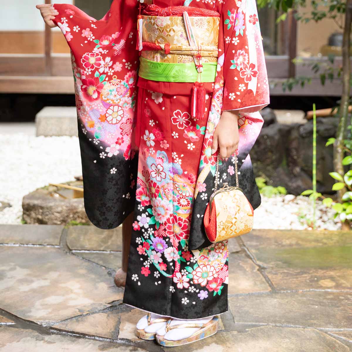 七五三7歳‼️豪華絞り柄風御所車牡丹花々金糸刺繍煌びやか全てついてる