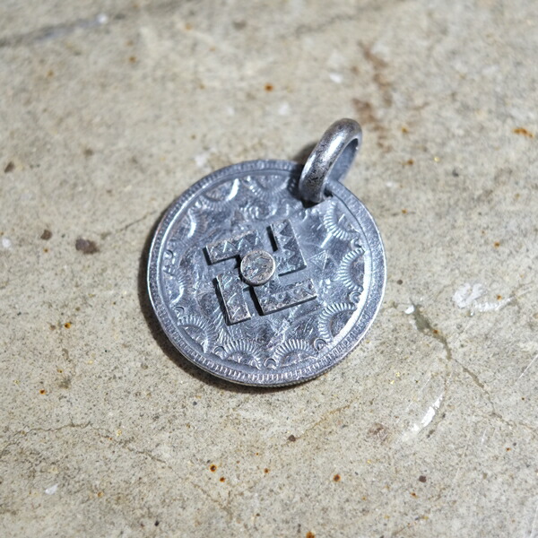 楽天市場】WESTRIDE ウエストライド【BIRDHEAD SWASTIKA PENDANT≪ALL