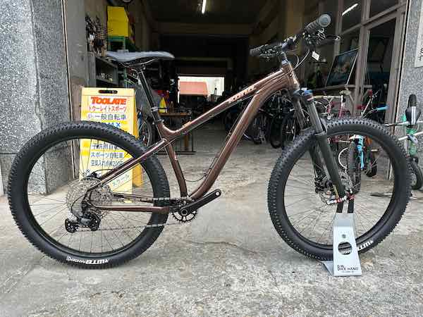 楽天市場】KONA コナ Big Honzo ビッグホンゾ Gloss Brown Mサイズ