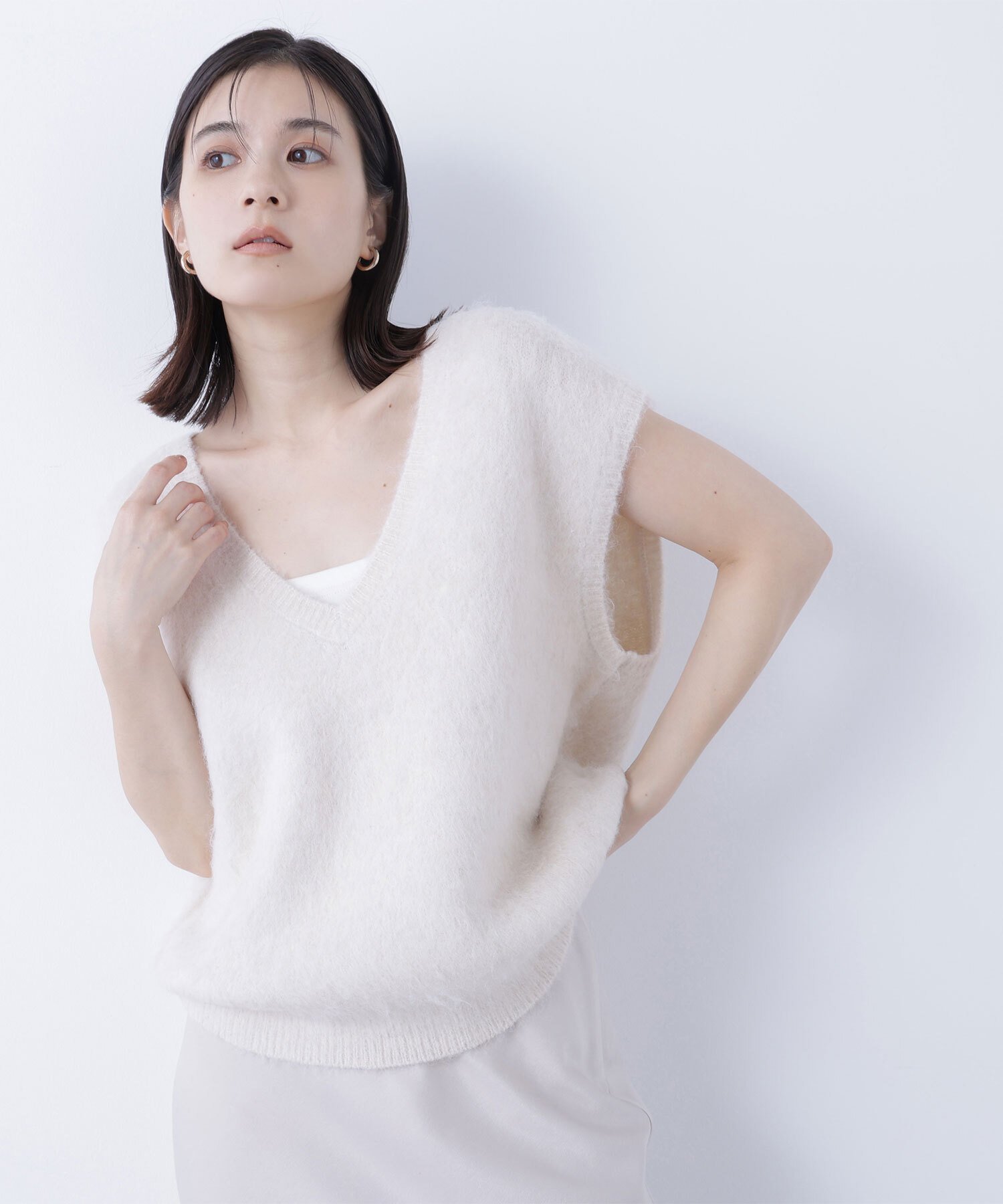NATURAL BEAUTY BASIC｜ヘアリーVネックベスト | Rakuten Fashion(楽天