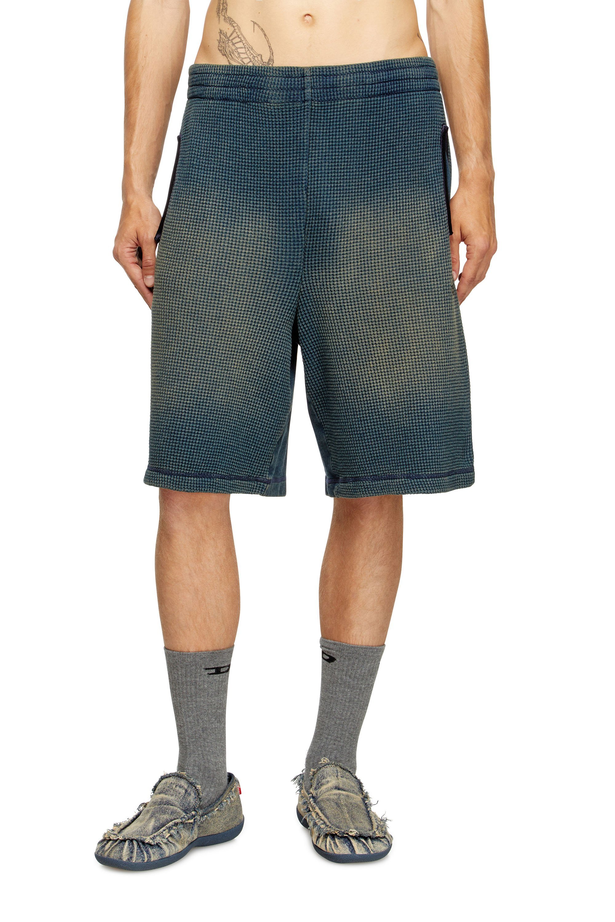 DIESEL｜メンズ デニム ショートパンツ D-ARNE-SHORT-S | Rakuten