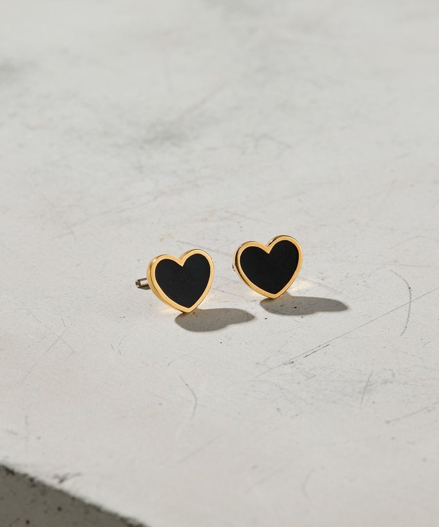 JUSTIN DAVIS｜【公式】【ジャスティン デイビス】BLACK HEART ピアス