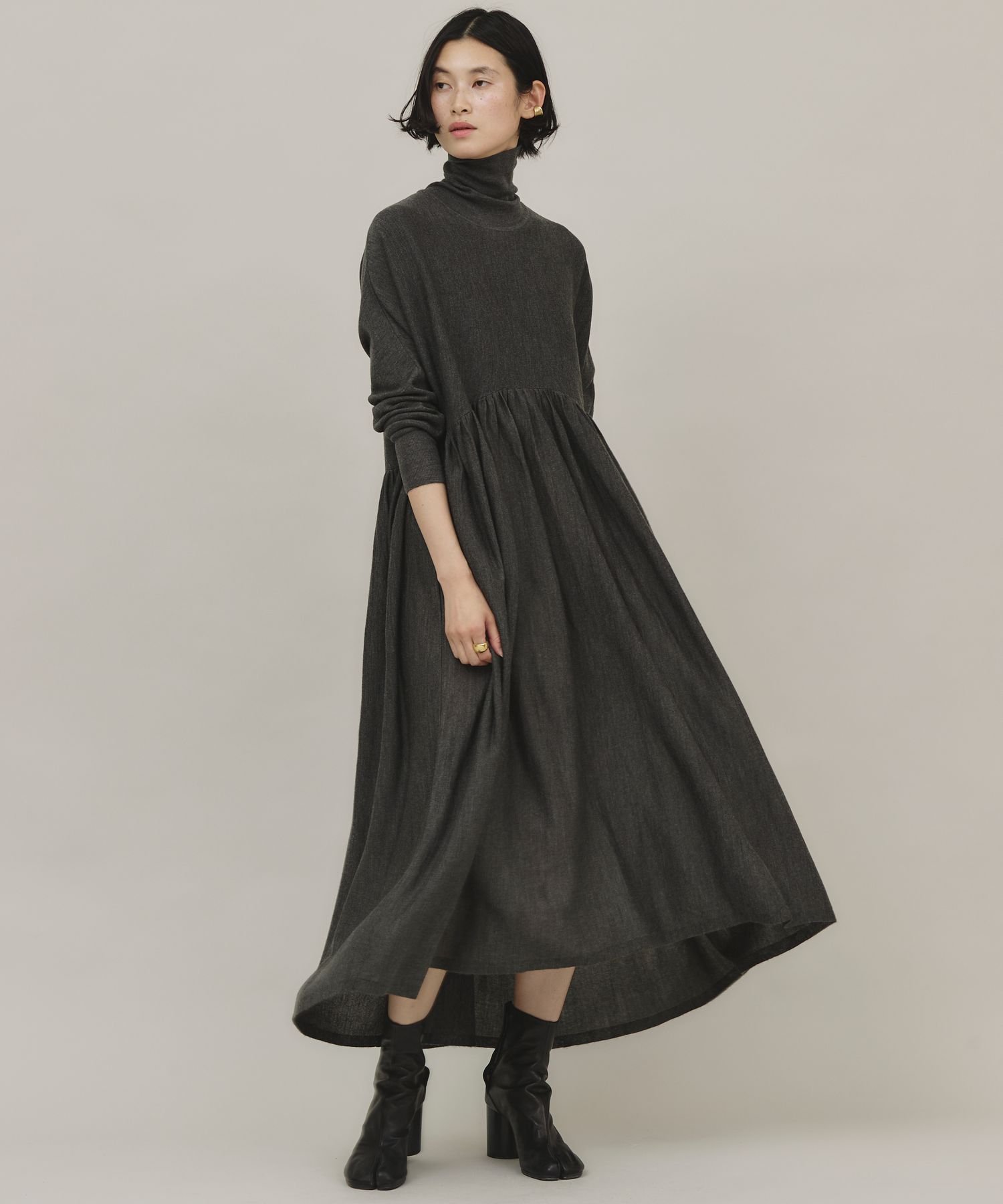 Curensology｜ウールハイネックギャザーワンピース | Rakuten Fashion