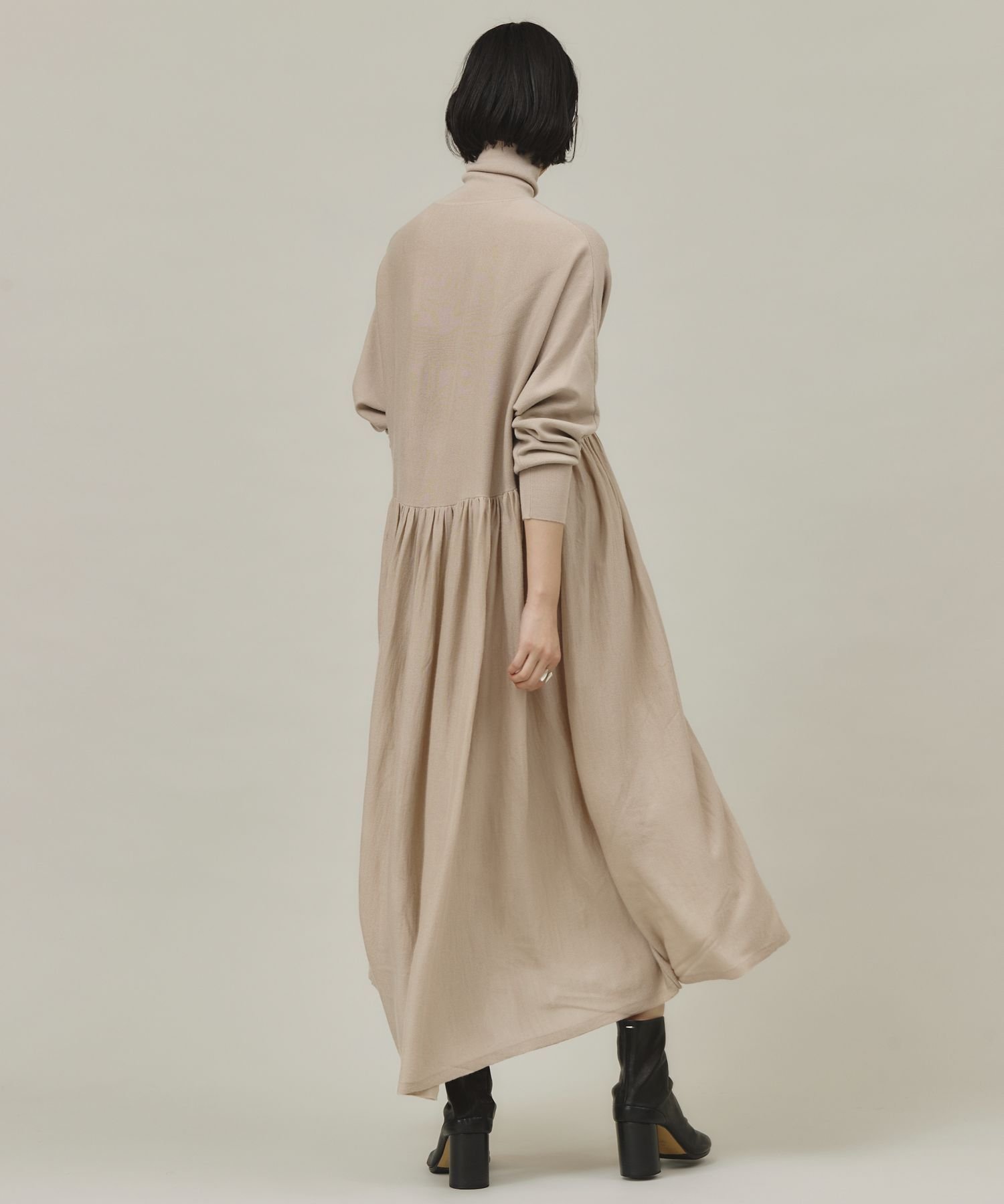 Curensology｜ウールハイネックギャザーワンピース | Rakuten Fashion