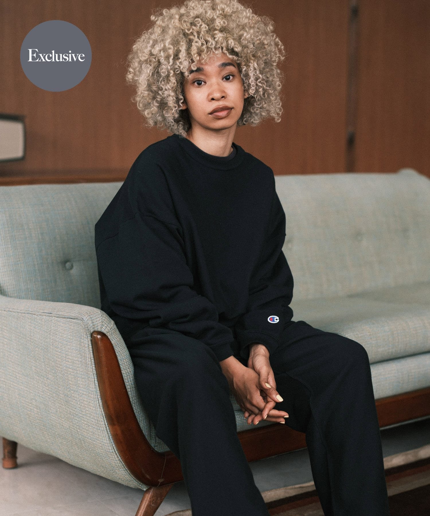 URBAN RESEARCH｜『別注』Champion×Wide Dad RW DAD SWEAT CREW-NECK