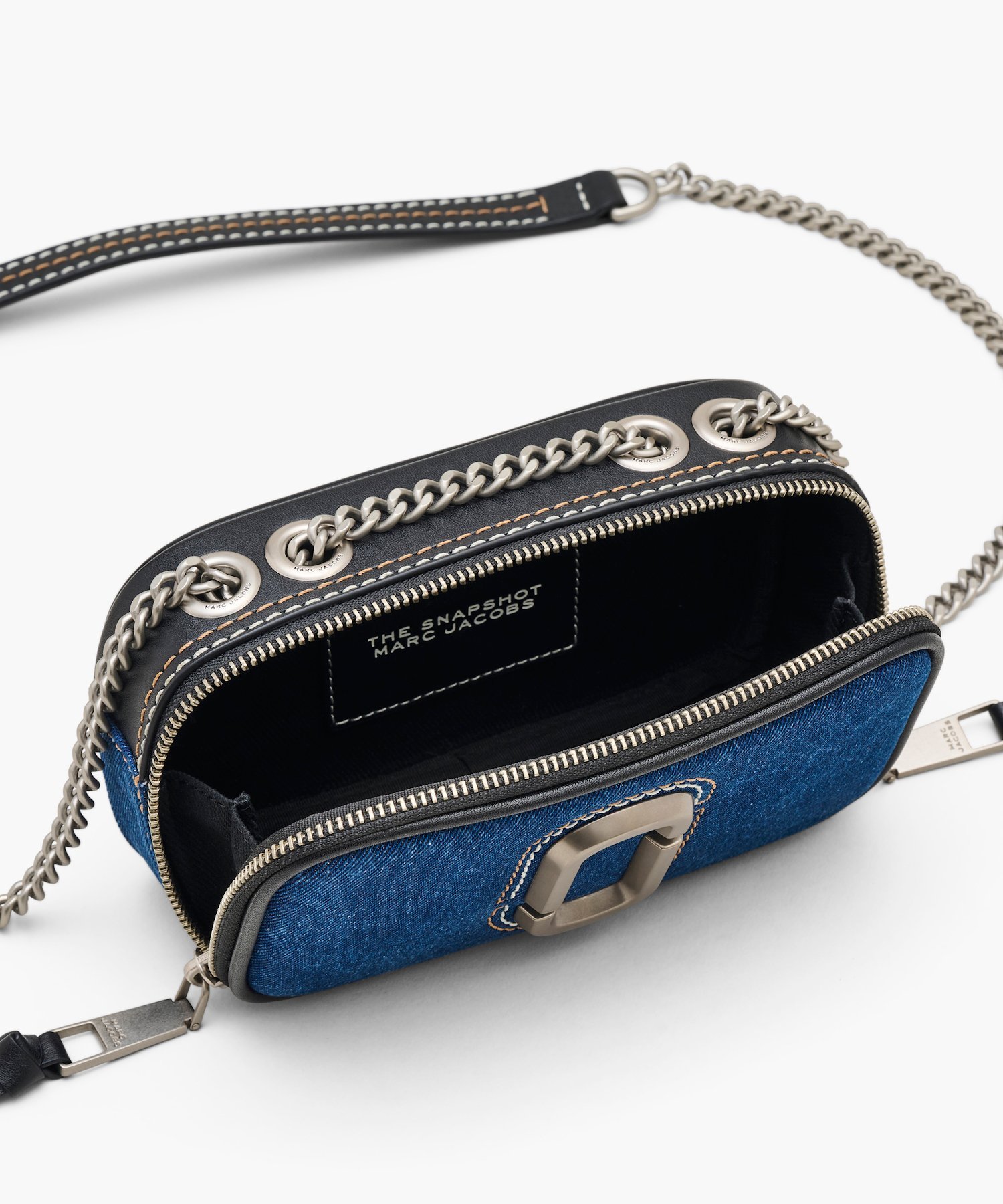 MARC JACOBS(マーク ジェイコブス)｜【公式】THE DENIM CHAIN SNAPSHOT