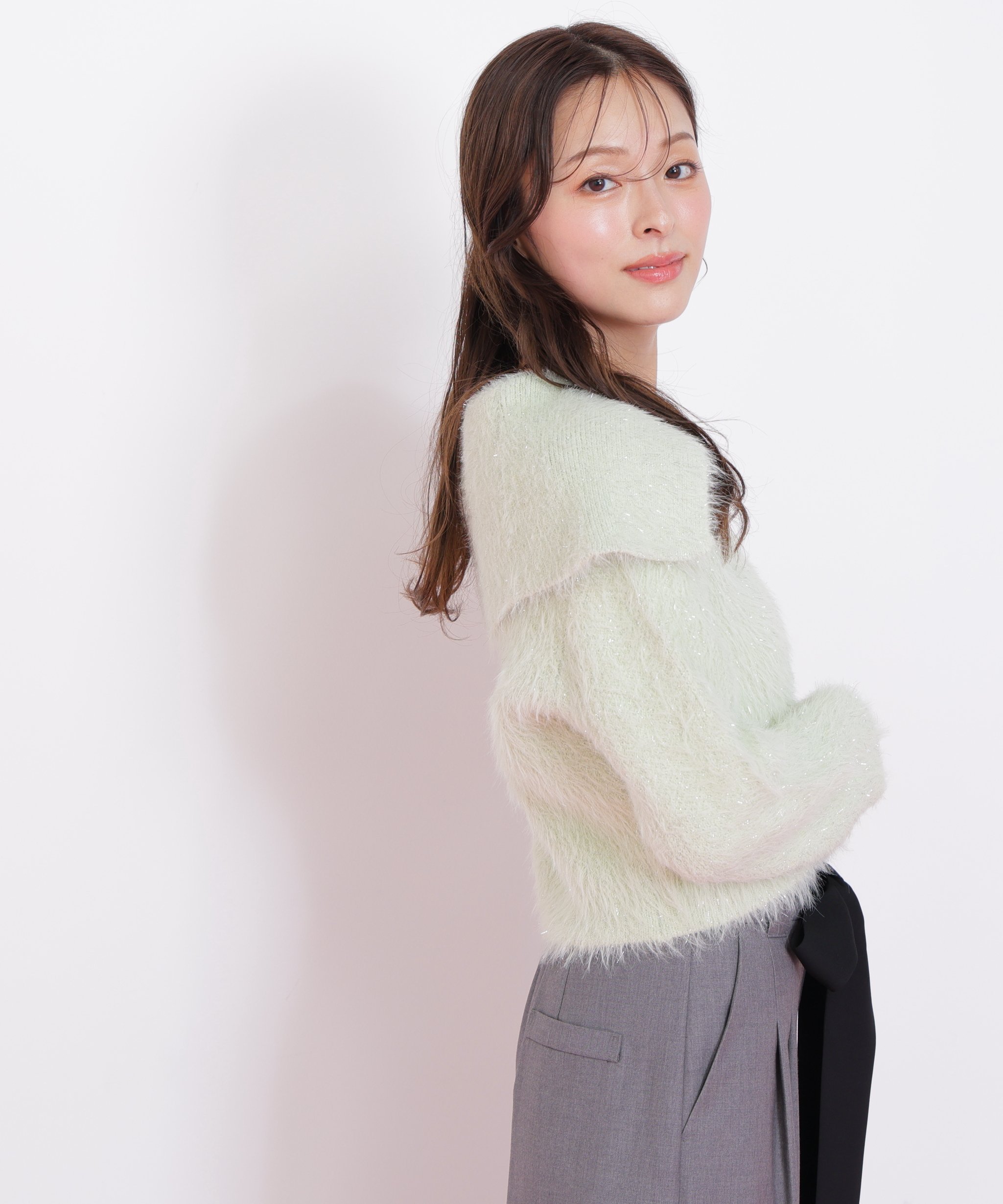 JILL by JILL STUART｜ラメフェザービッグカラーニットブルゾン