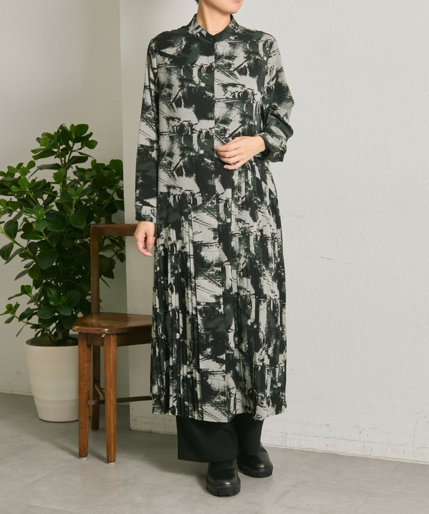 ear PAPILLONNER｜長袖斜めプリーツワンピース【SUM1 STYLE(スミ