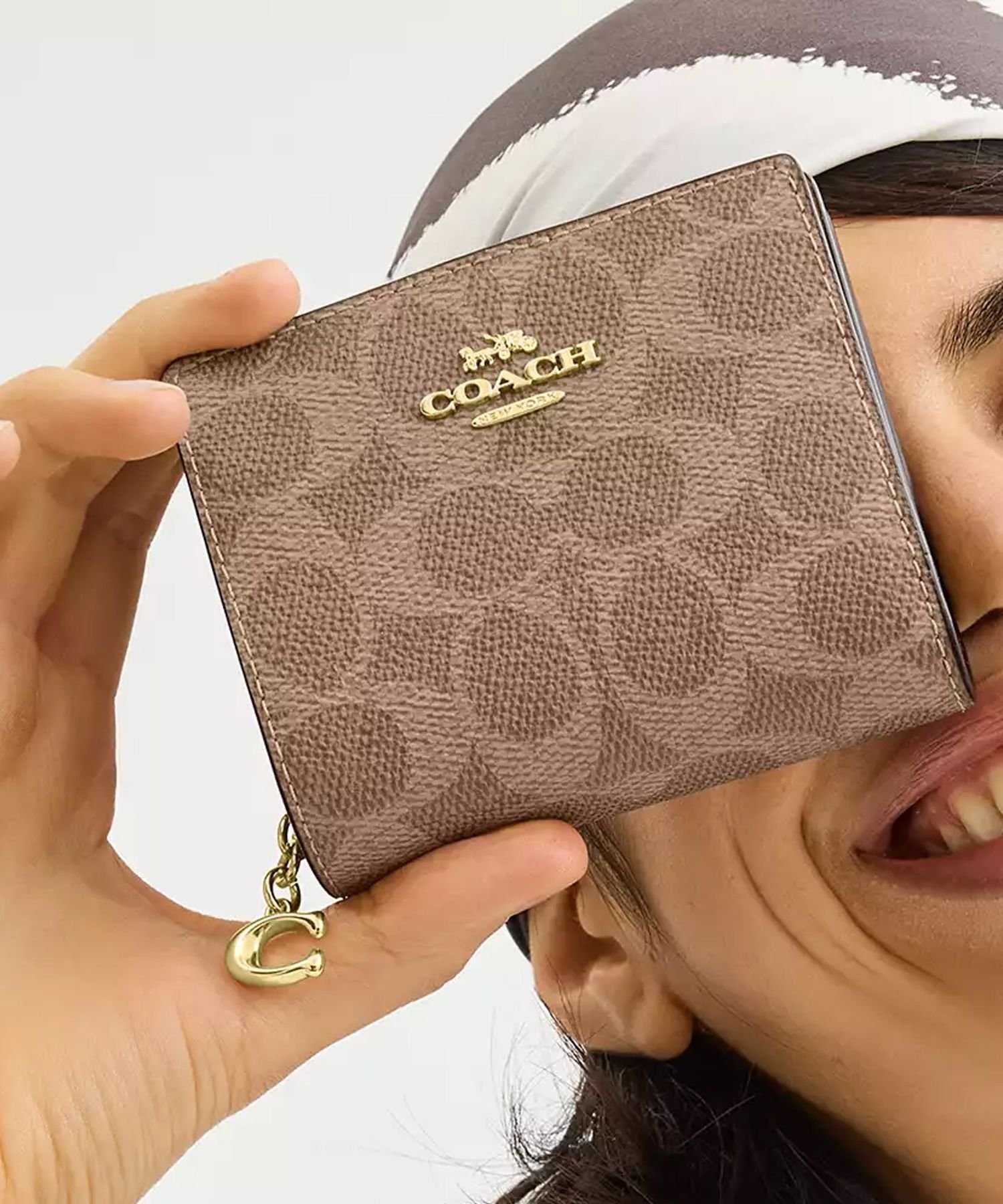 COACH OUTLET｜【公式】スナップ ウォレット・シグネチャー キャンバス