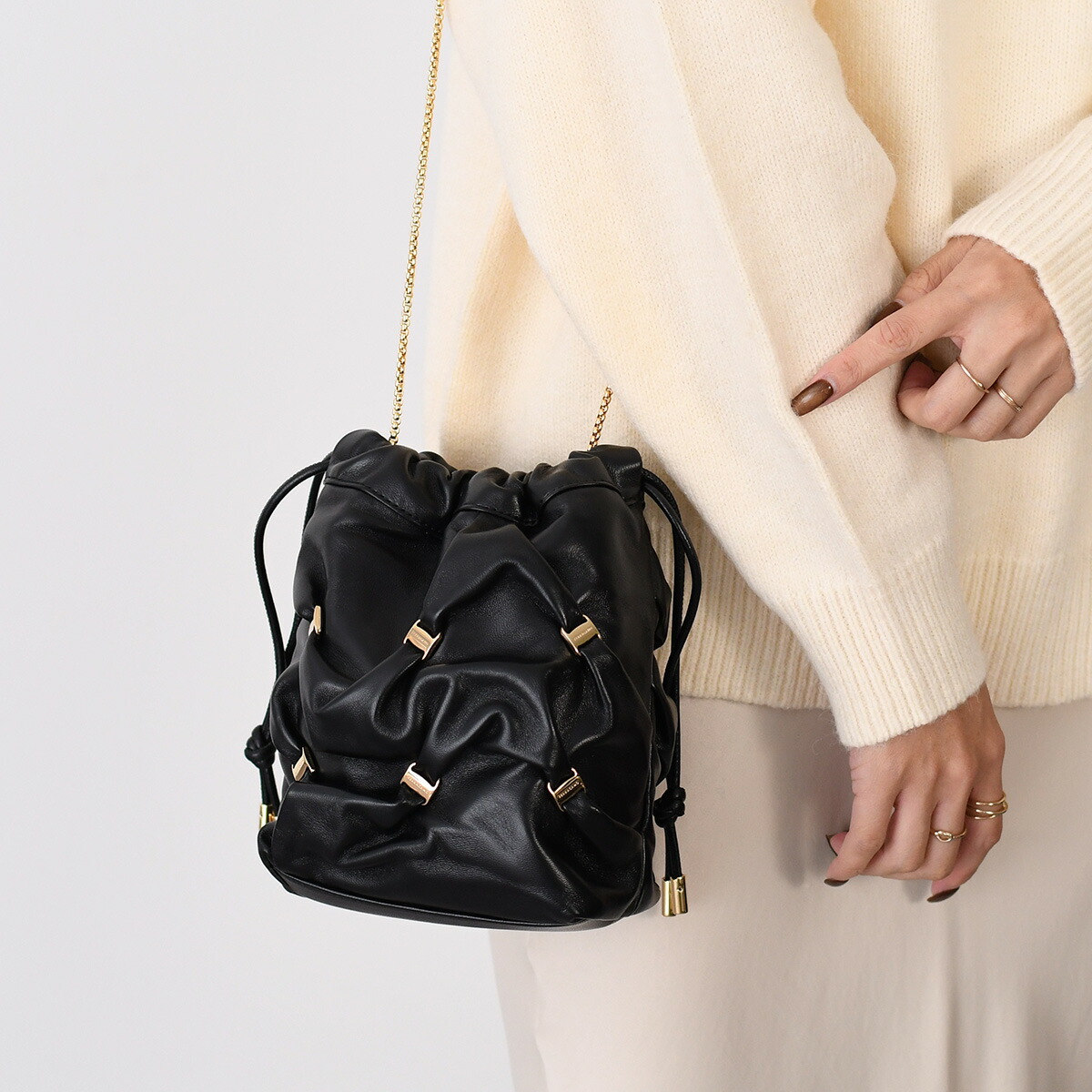 楽天市場】FERRAGAMO フェラガモ バッグ ヴァラ・ミニバッグ VARA MINI