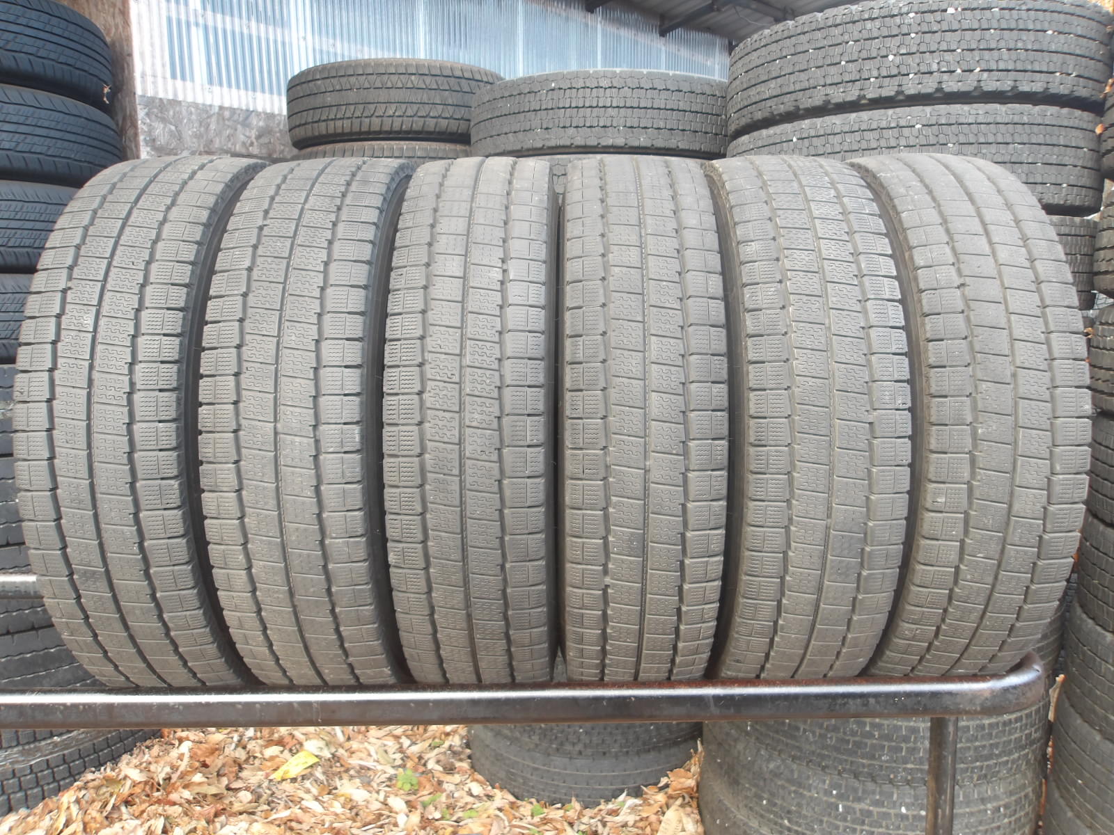 楽天市場】スタッドレス 205／85r16 117／115の通販