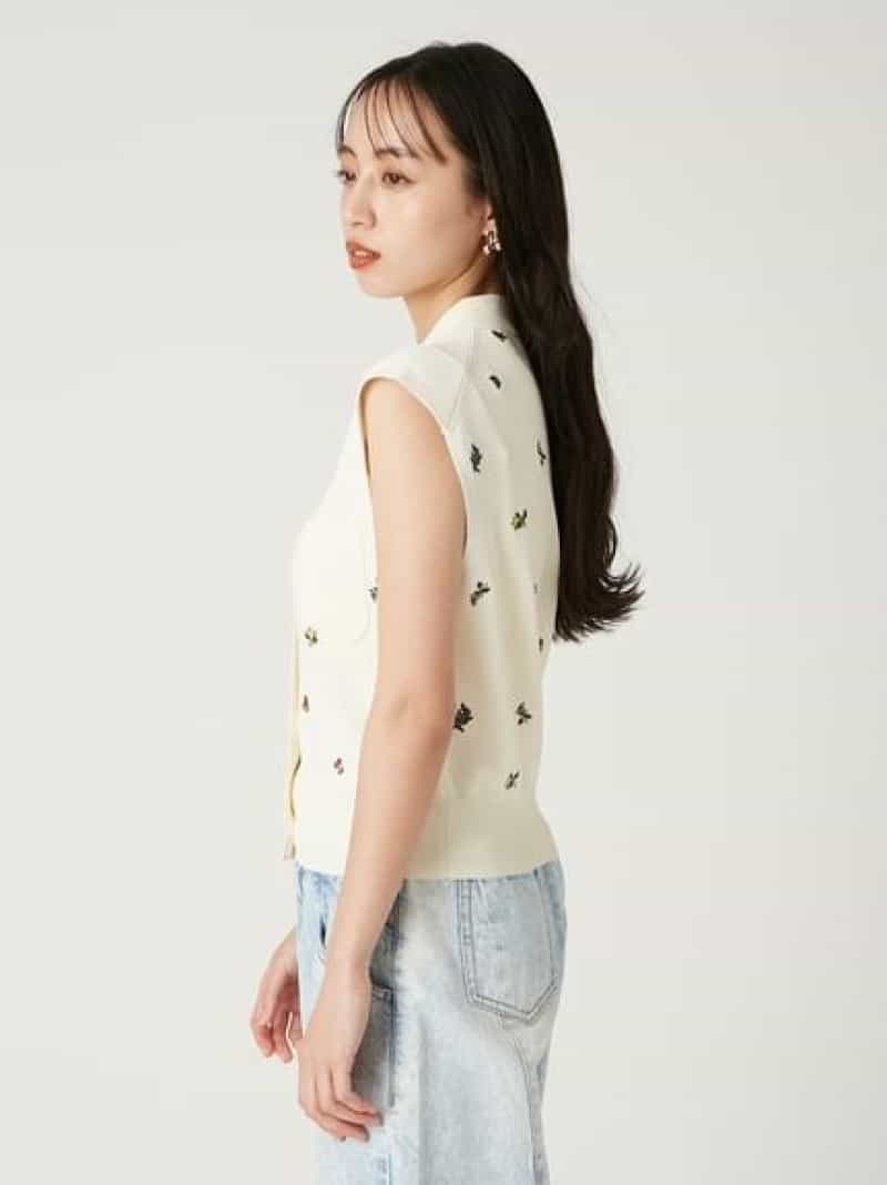 楽天市場】【SALE／40%OFF】フルーツ刺繍ポロカラーノースリニットジレ