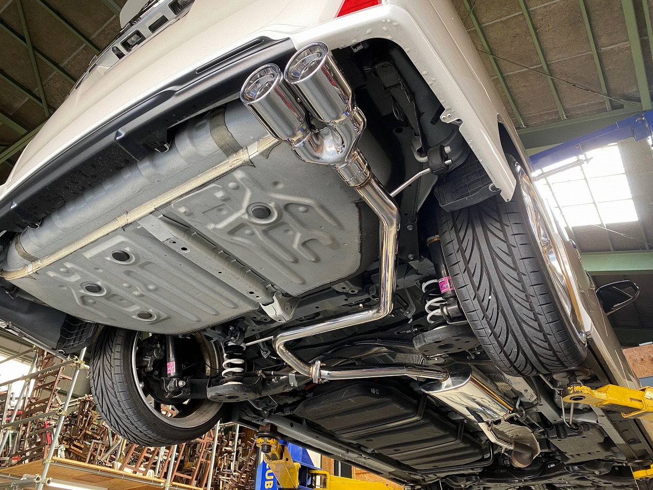 楽天市場】センスブランド ZRR80W 80ヴォクシー リアピース