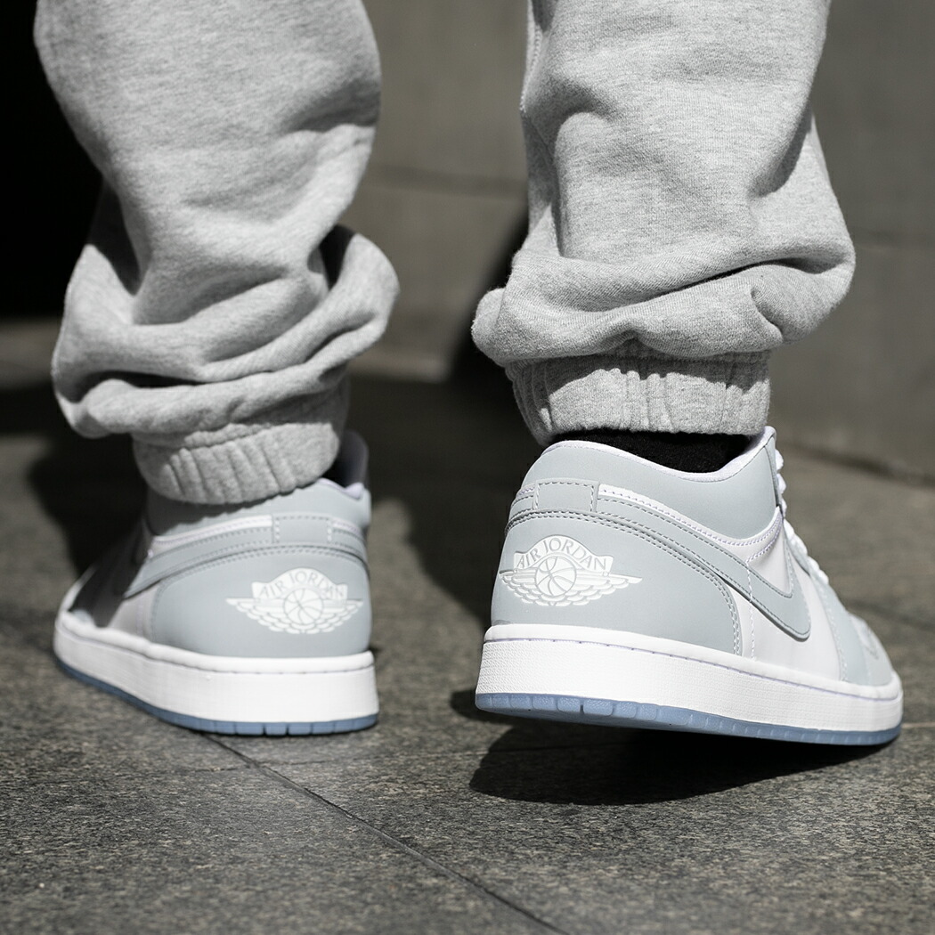 楽天市場】【15時までのご注文で即日発送！！】NIKE WMNS AIR JORDAN 1