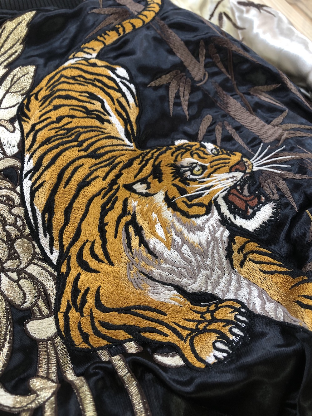 楽天市場】絡繰魂【いまは昔限定】”虎”刺繍キッズスカジャン【203001