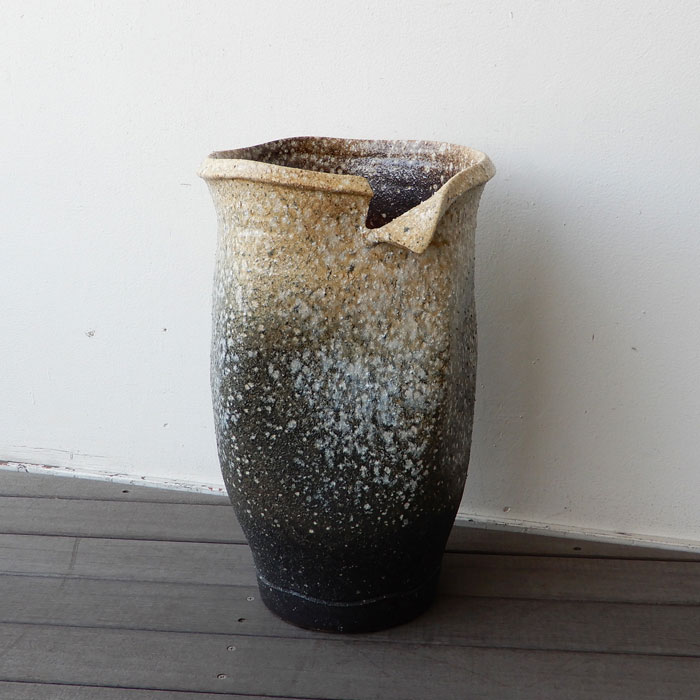 タイヤ 信楽焼傘立て 縦筋クシ目 高さ47cm タイヤ 信楽焼傘立て 縦筋
