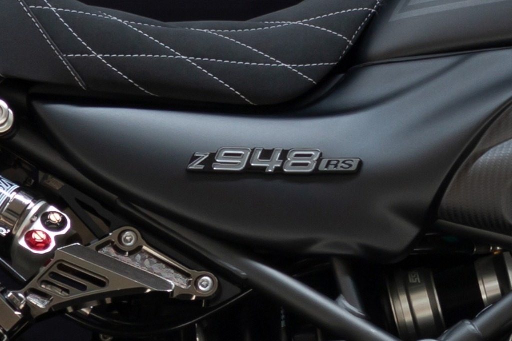 楽天市場】ARCHI アーキ Z948RS サイドカバーエンブレム【漆黒Edition