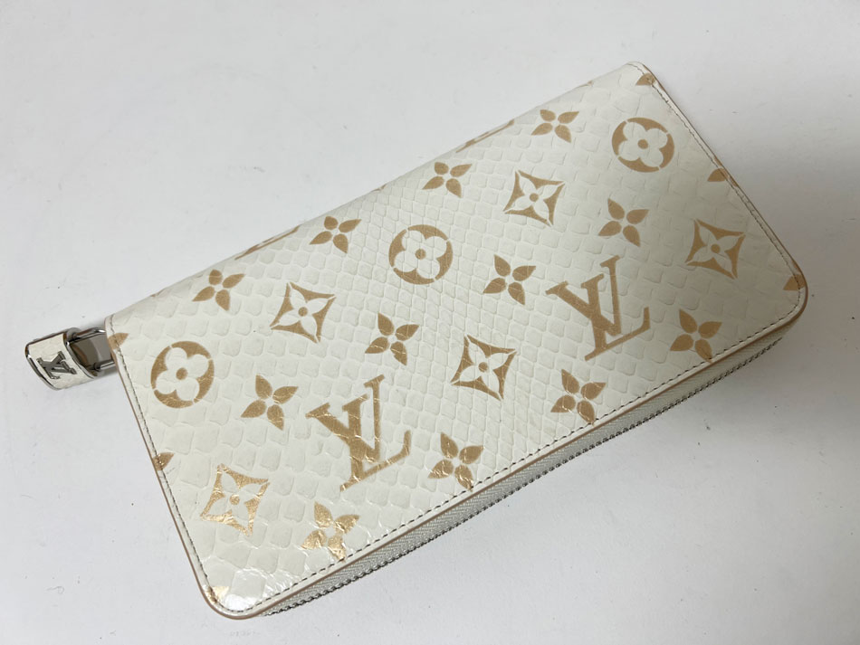 楽天市場】LOUIS VUITTON ルイヴィトン パイソン ジッピーウォレット