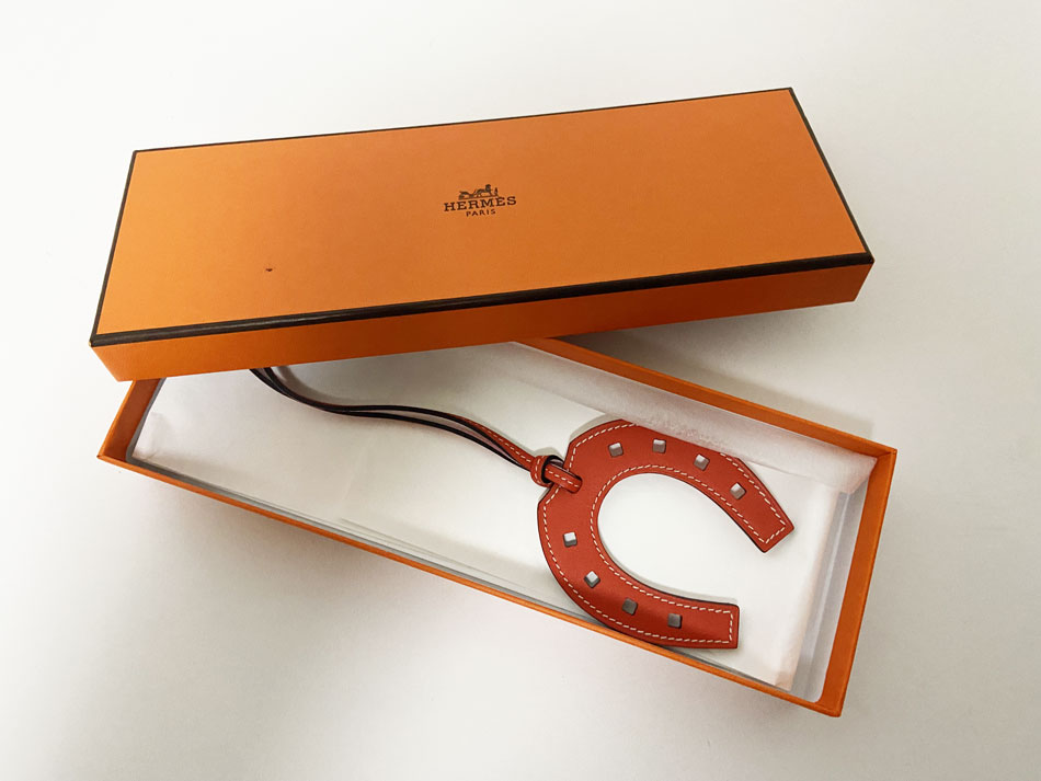 楽天市場】HERMES エルメス バッグチャーム パドック 馬蹄 ピンク