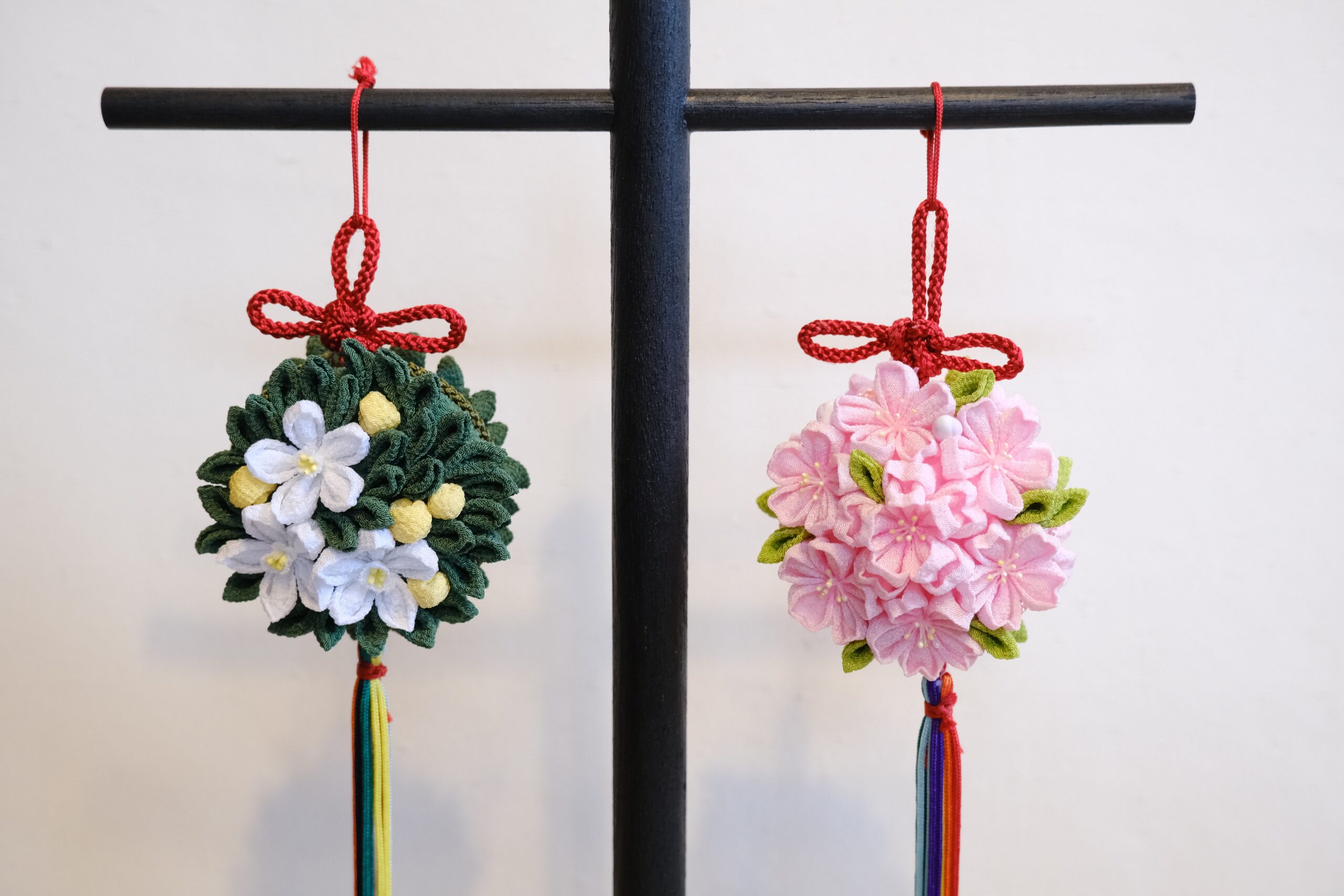 ちりめん細工の吊るし雛 ハンドメイド お正月 ひな祭り 七宝鞠 7連飾り