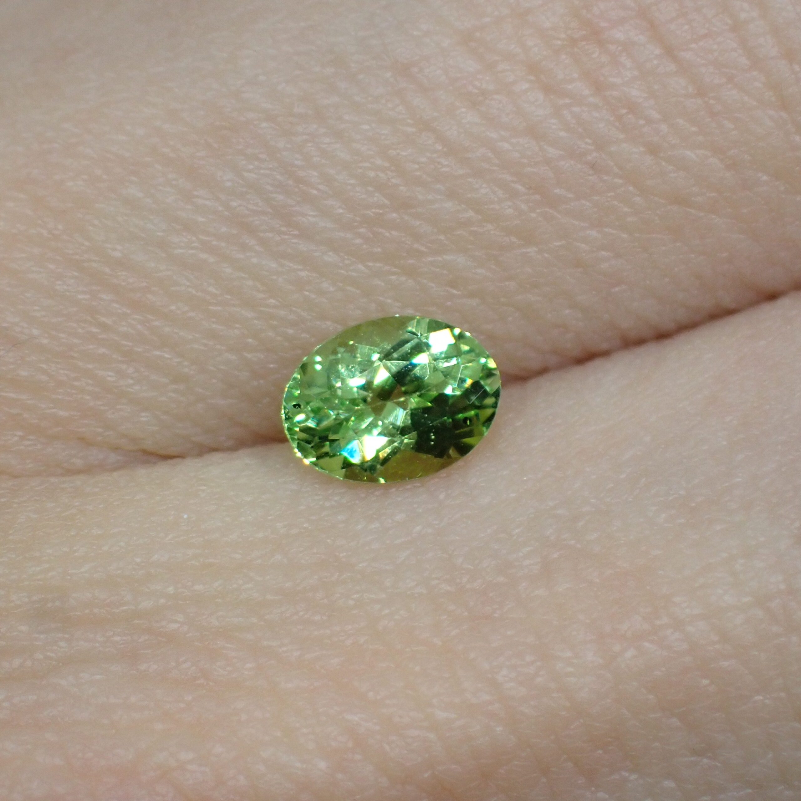 蛍光グロッシュラー☆ライムグリーンガーネット 0.525ct | 宝石つむり