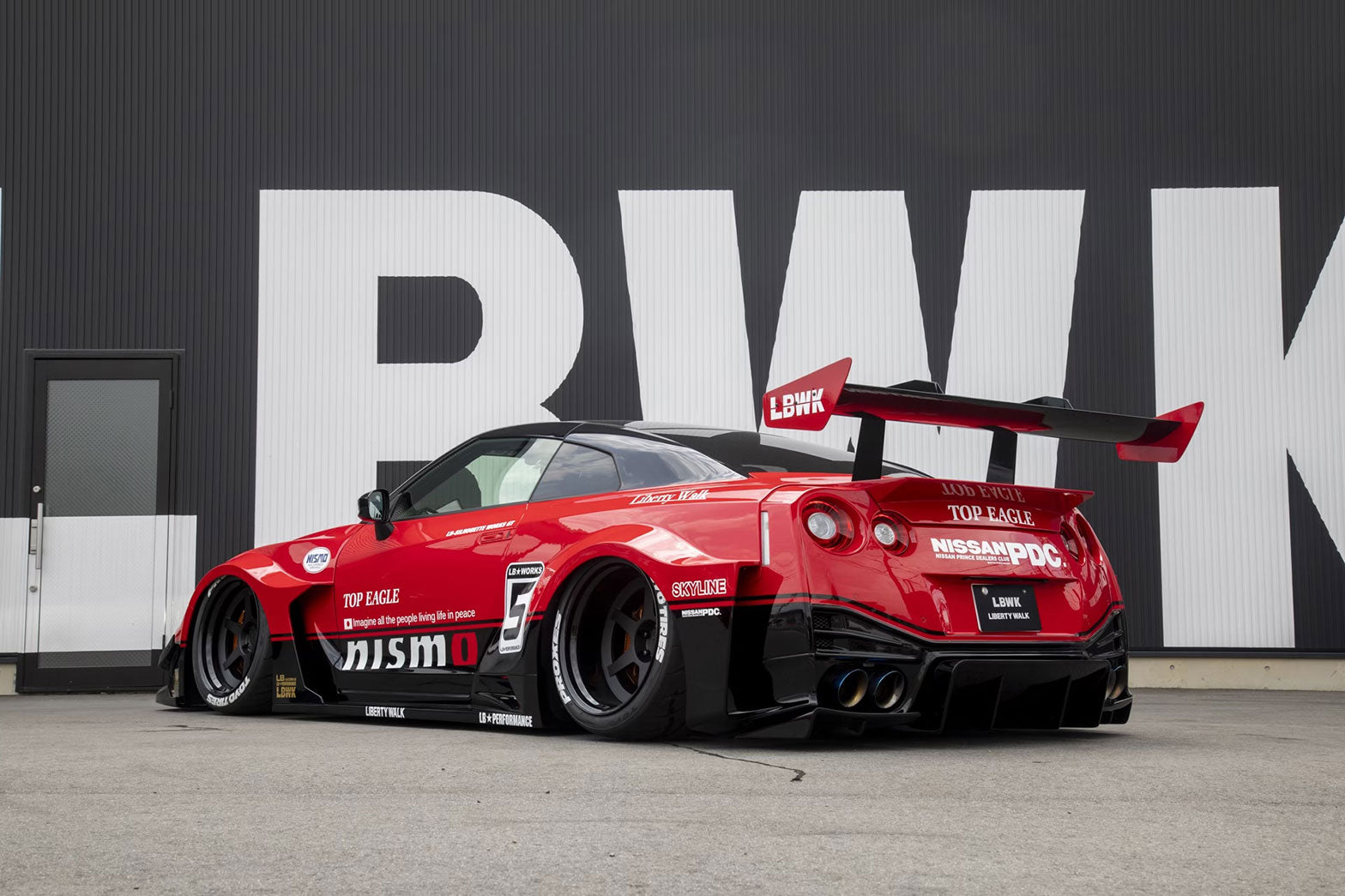 LB-Silhouette WORKS GT 35GT-RR Ver.1 Complete Body kit | TRACKUZA