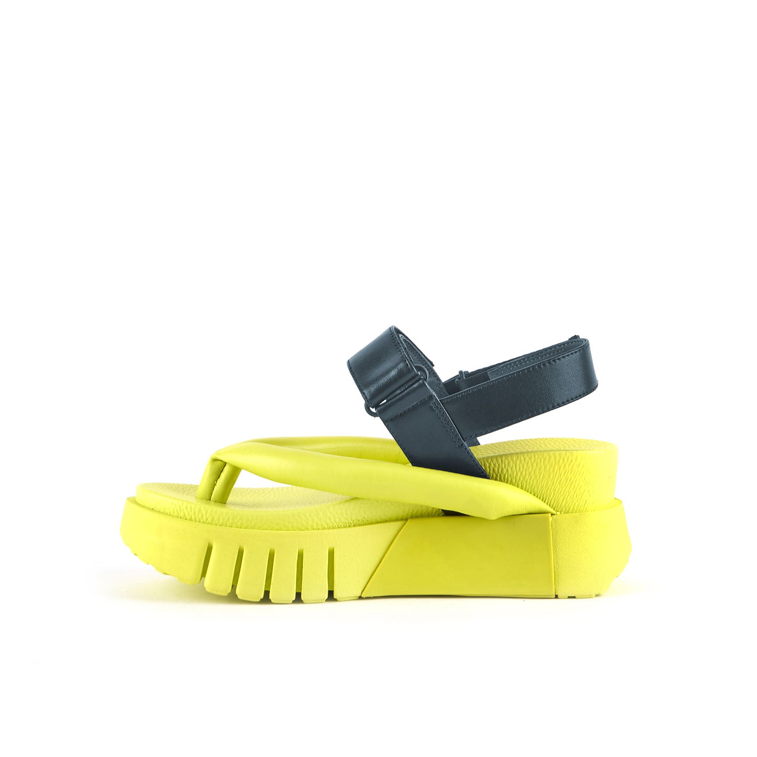 Delta Tong – United Nude