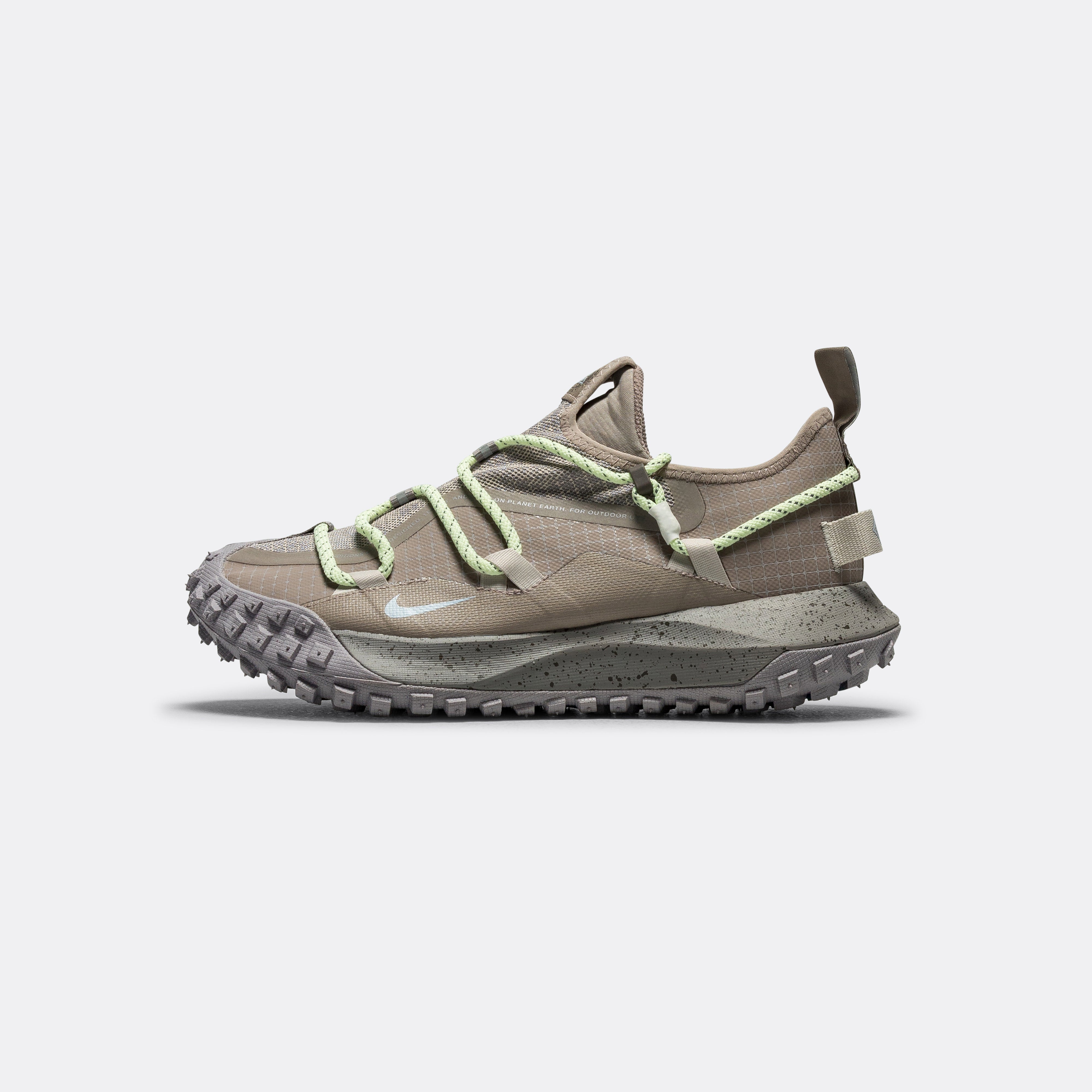 Mountain Fly Low GORE-TEX SE - College Grey/Malt-Cave Stone | UP THERE
