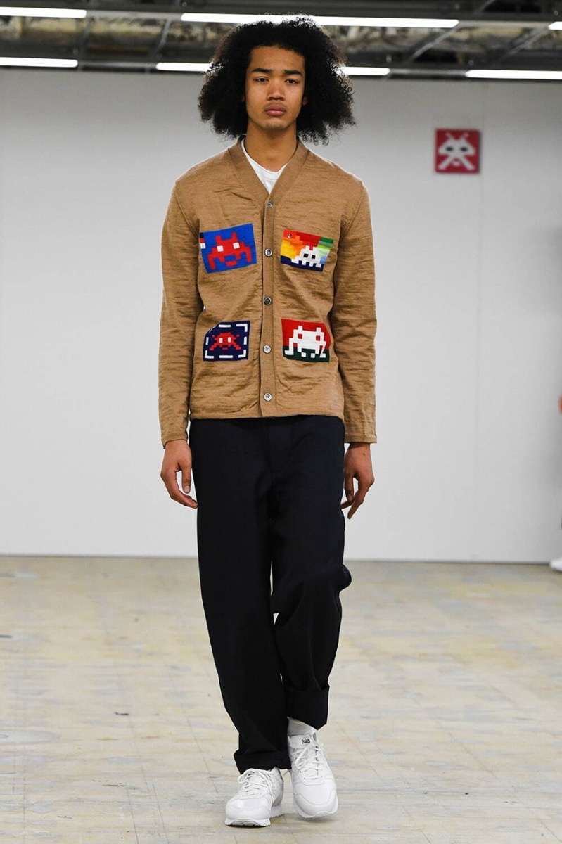 COMME des GARÇONS SHIRT × INVADER 懐かしのゲームに着想したコラボ