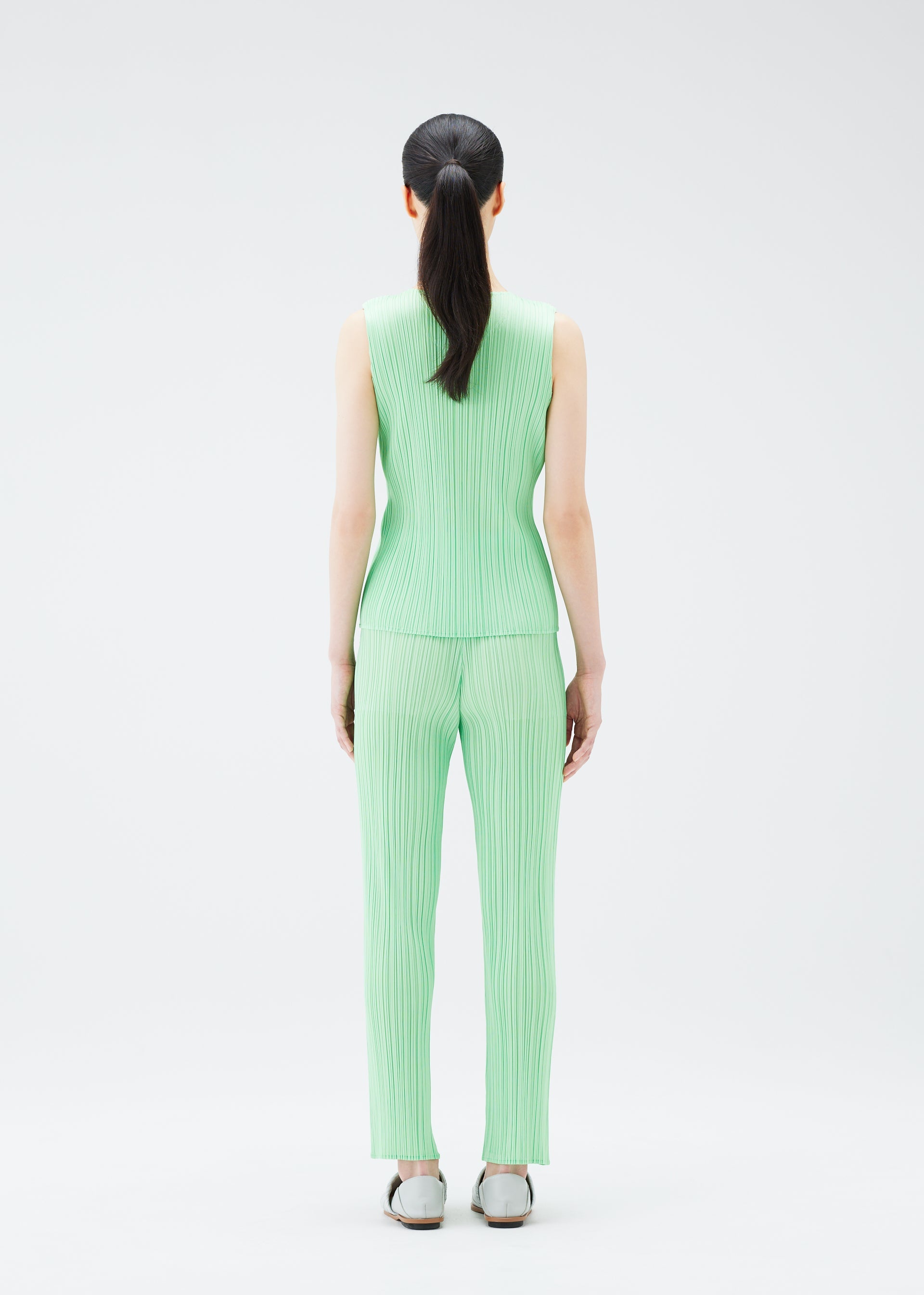 NEW COLORFUL BASICS 4 – ISSEY MIYAKE ONLINE STORE