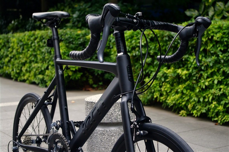 Tern × Kitt design Minievelo / Surge Matt Black 46 | VelostyleTICKET