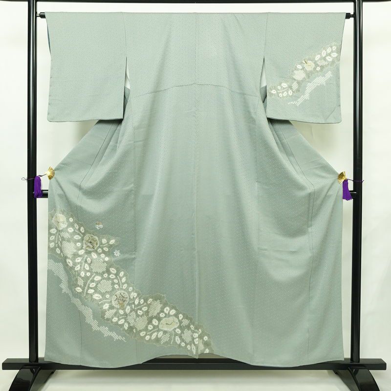 振袖 綸子 正絹 古典柄 金駒刺繍 袷仕立て 身丈167cm 裄丈70cm 金彩 桜