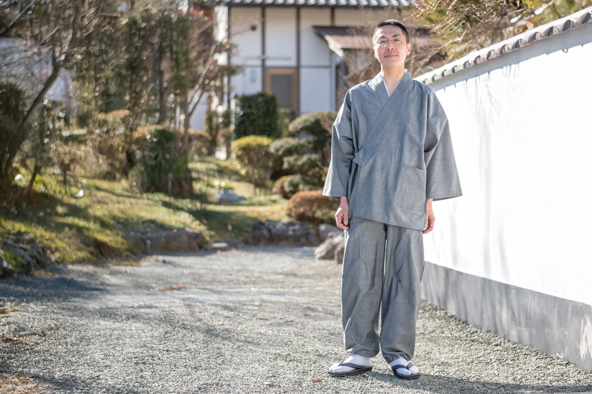正絹作務衣 2番色 グレー | 作務衣・甚平通販 和粋庵