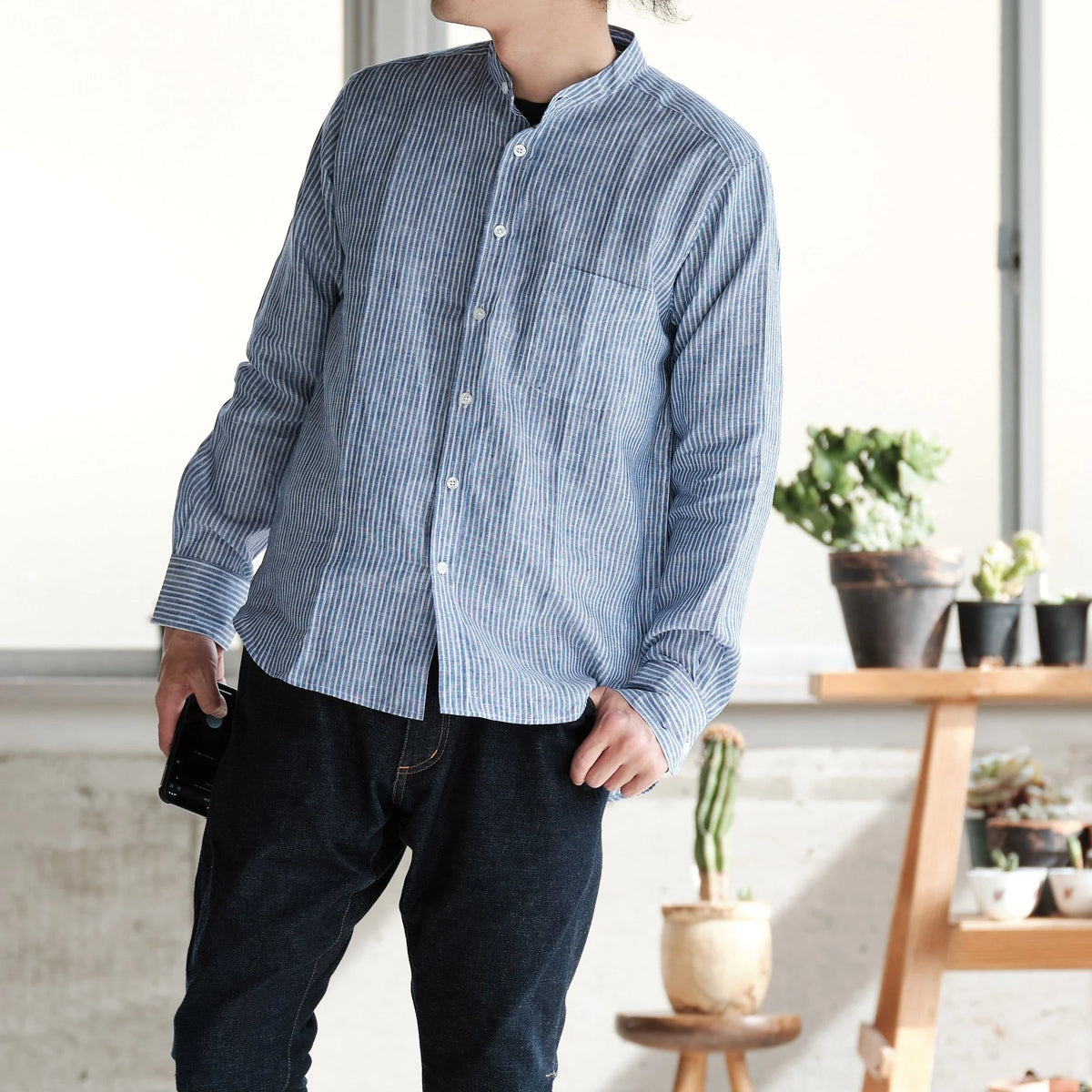 バンドカラーシャツ THOMAS MASON Gold Linen｜James Mortimer