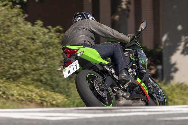 カワサキ・ニンジャZX-25R SE KRTエディション（MR/6MT）【レビュー