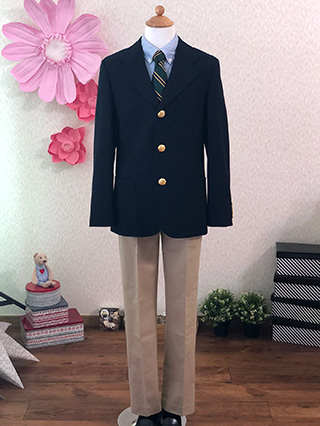 ラルフローレン 紺ブレザーとチノパンのスーツ(緑ネクタイ) 150