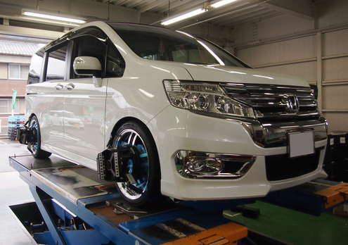 RKステップワゴンBLITZ車高調でローダウン！ | 岐阜長良店 | 店舗