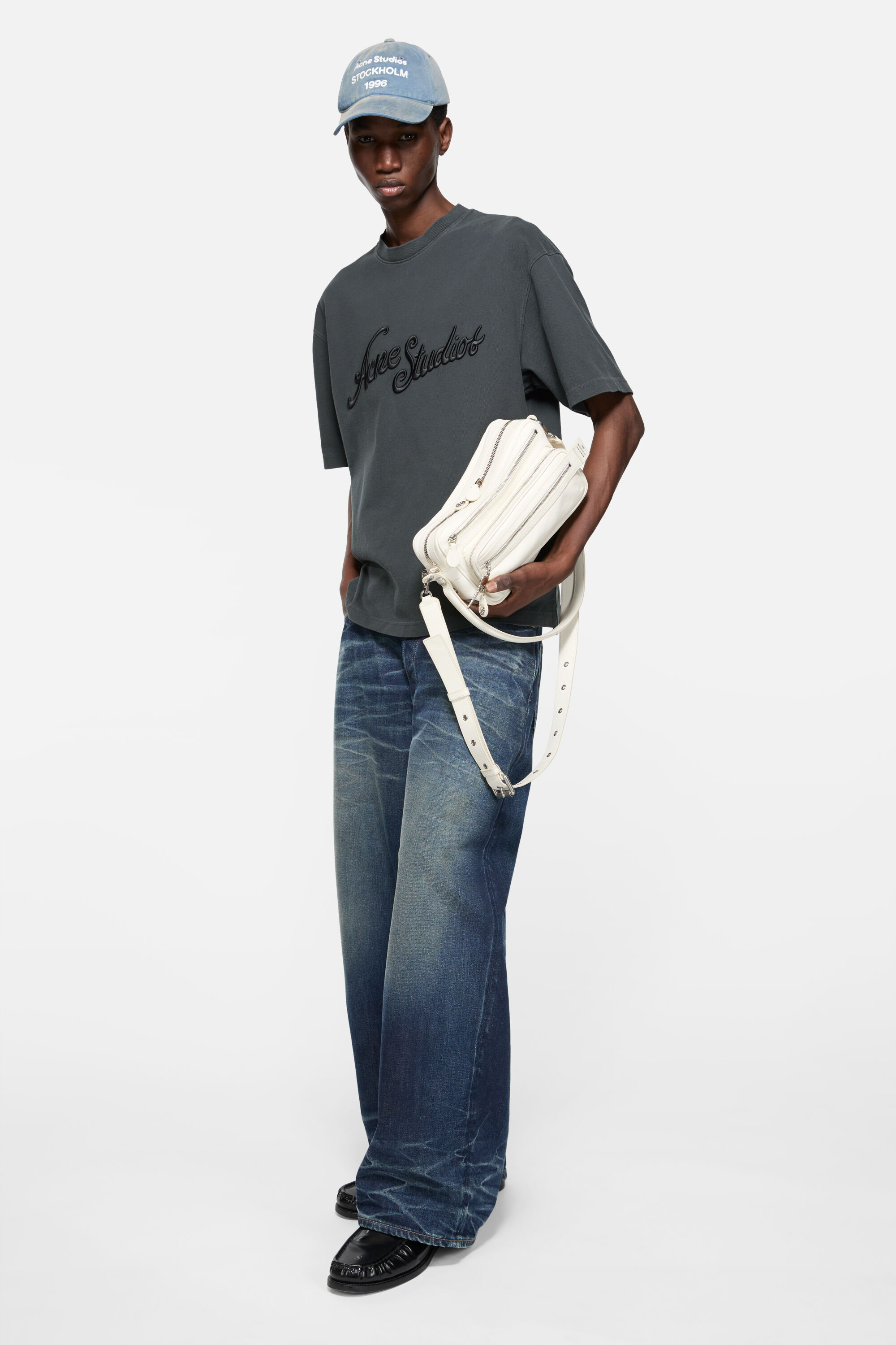 Acne Studios - エンブロイダリーロゴTシャツ - フェイデッドブラック